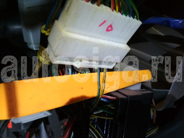 Установка автосигнализации на SsangYong Actyon Sports - подключение к поворотам Установка автосигнализации на SsangYong Actyon Sports