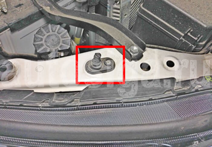 Возможное место установки концевика капота Концевик капота