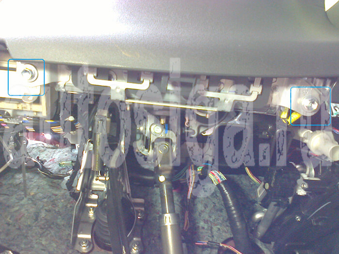 Установка сигнализации на Toyota Auris 2007-2011