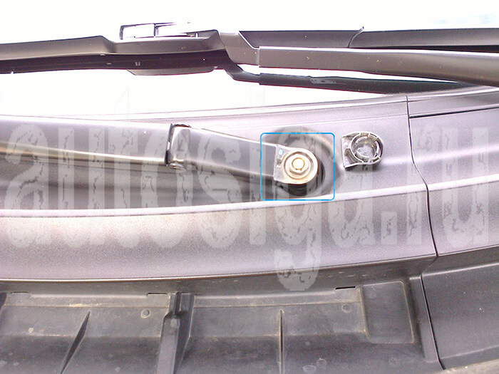 Установка сигнализации на Toyota Auris 2007-2011