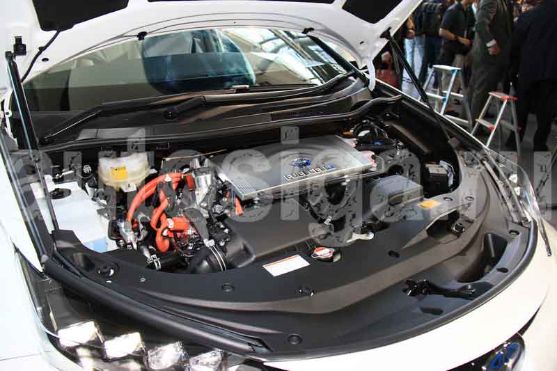 Под капотом Toyota Mirai Toyota Mirai - под капотом