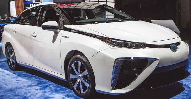 Передний экстерьер Toyota Mirai Toyota Mirai - внешний вид спереди