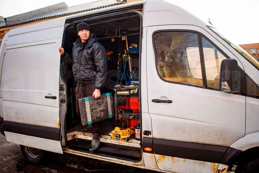 Как прикурить аккумулятор