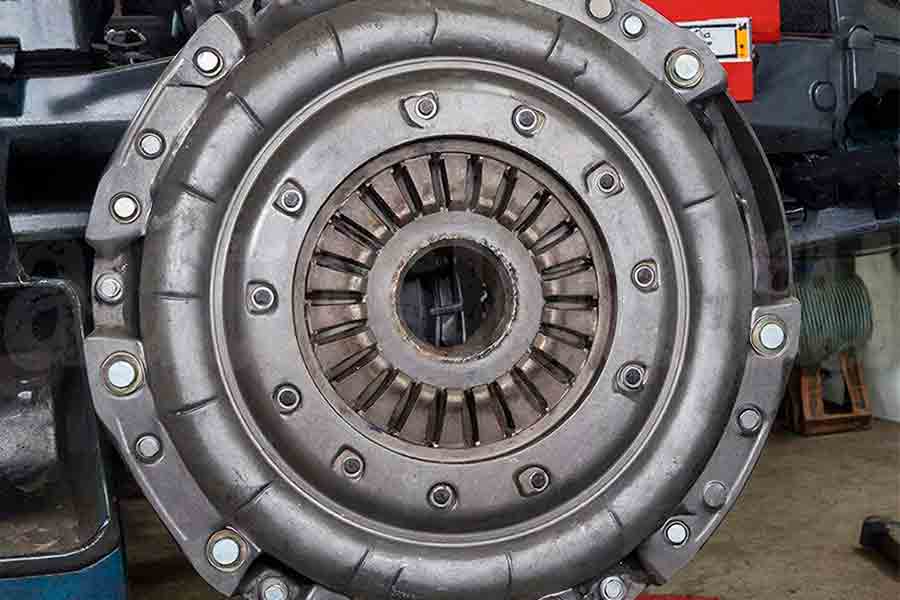 Сцепление МТЗ 1221 двухдисковое в разобранном виде