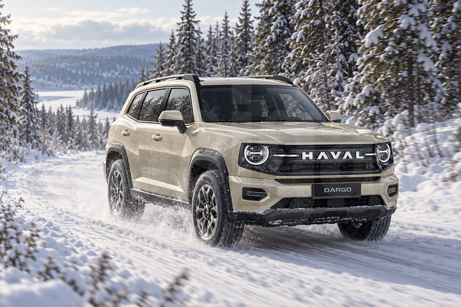 Полный привод HAVAL DARGO зимой HAVAL DARGO с полным приводом на заснеженной дороге