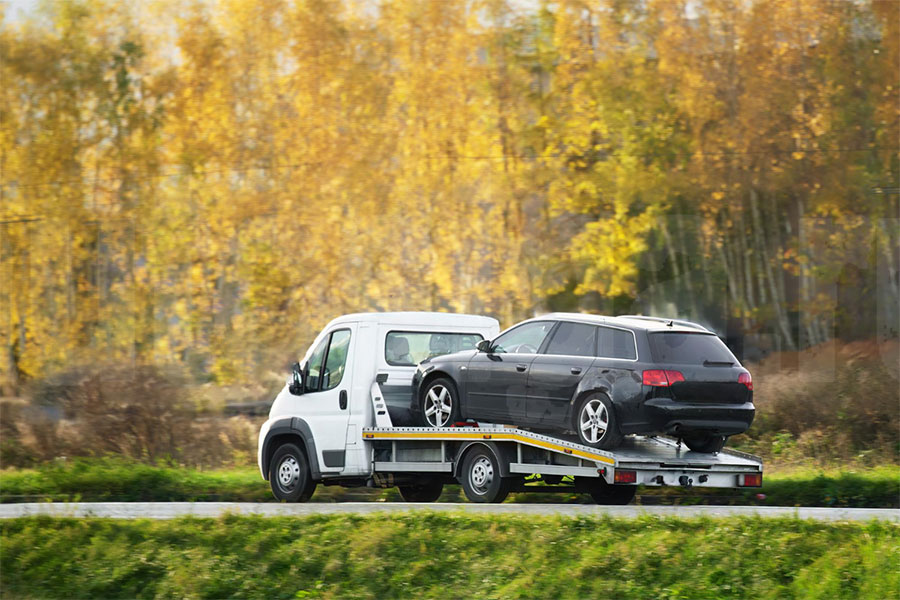 Эвакуация автомобиля из кювета или труднодоступного места