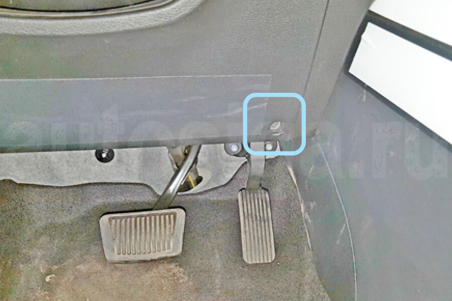 Kia Soul 2019-2023 Саморез крепления накладки Киа Соул 2019-2023 Саморез крепления снизу накладки