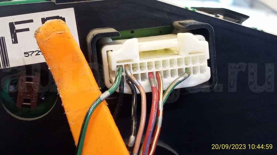 Левый поворотник на Nissan X-Trail 2005