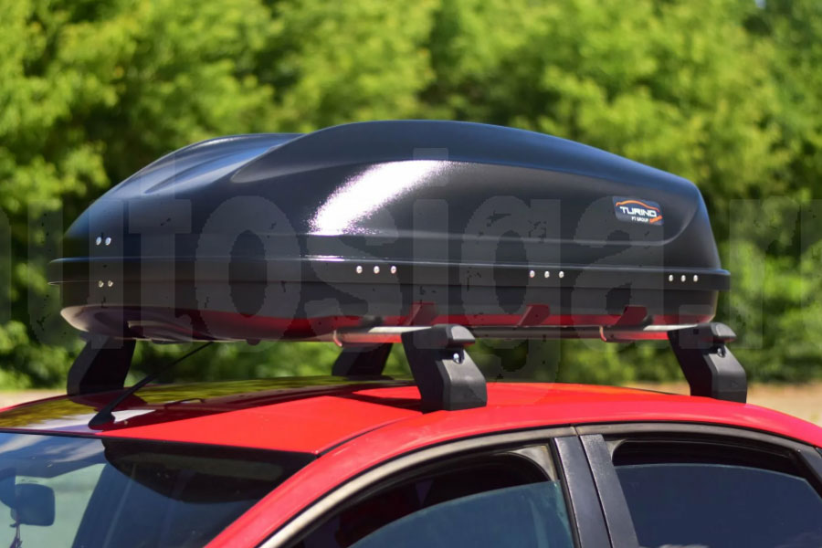 Автобокс PT Group Turino Compact объемом 360 литров на крыше автомобиля