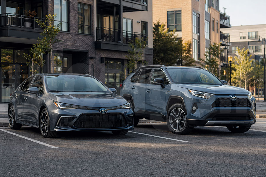 Седаны и городские модели Toyota для ежедневных поездок