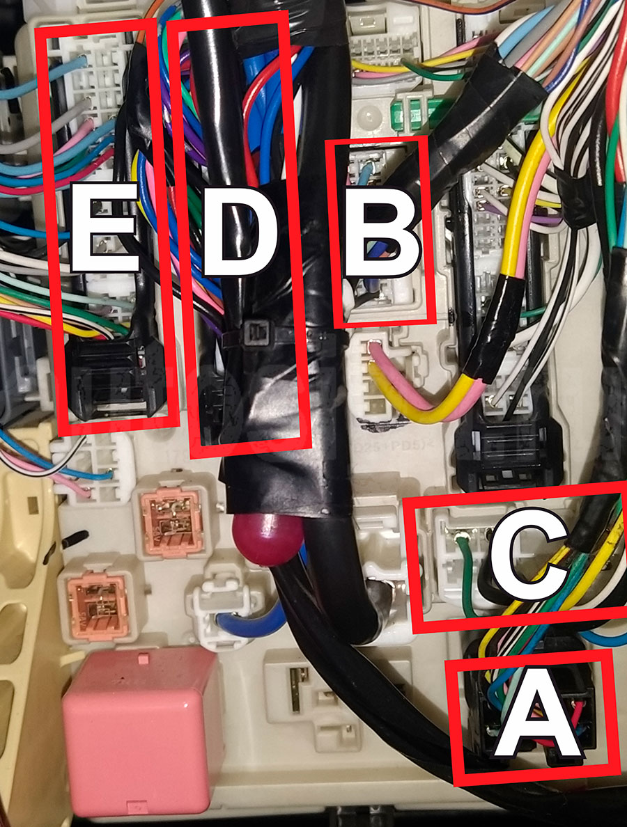 Разъёмы блока предохранителей Toyota Ist Toyota Ist 2007-2016 – разъёмы блока предохранителей