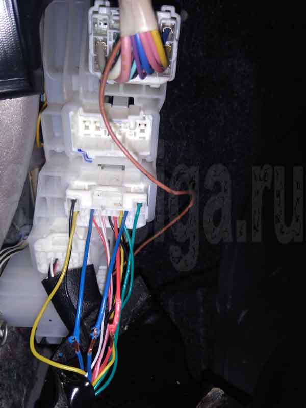 Концевики дверей Подключение автосигнализации к концевикам на Toyota Vitz 2014