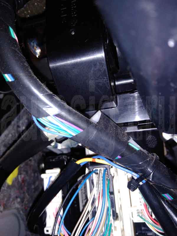 Концевики дверей Подключение автосигнализации к концевикам на Toyota Vitz 2014