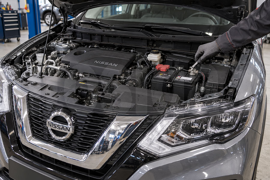Замена аккумулятора на Nissan
